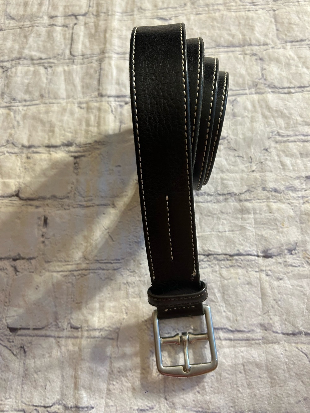 BANANA REPUBLIC BLACK WITH WHITE STITCHING SILVER TONE BUCKLE MENS BELT SIZE 38